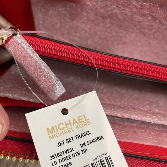 Michael Kors Red Leather Zip Large Wallet Retails $298 - Picture 5 of 6